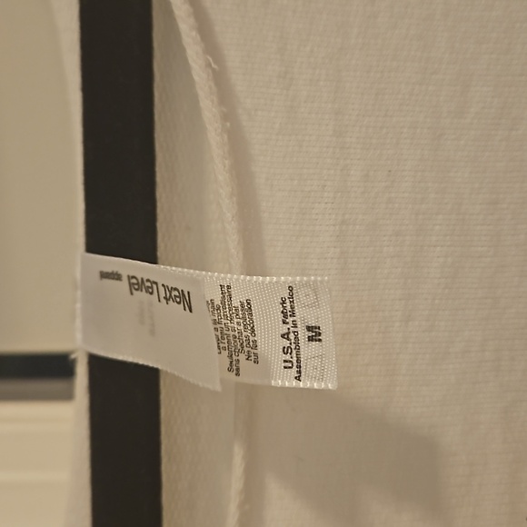 🪅 White Long Sleeve Shirt Size M - Picture 2 of 3